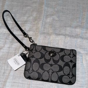 COACH small wristlet